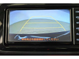 バックガイドモニターで、後方を確認しながら安心して駐車することができます。運転初心者も熟練者も必須の機能ですよ!