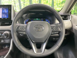 【純正革巻きステアリング】上質な革を使用することで、手にしっかり馴染みとても運転しやすいハンドルです♪
