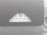 【スマートアシスト】走行中に前方の車両等を認識し、衝突しそうな時は警報とブレーキで衝突回避と被害軽減をアシスト。より安全にドライブをお楽しみいただけます。