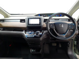 Honda車が初めての方にも扱いやすく分かりやすいインパネ周りと各種スイッチ類です。