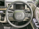 【ステアリングスイッチ】運転中、前方から目線をそらすことなく、オーディオ等の操作が可能な便利機能!安心&快適なドライブを演出してくれます♪