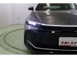 4つのランプに宿る力強い眼差し。4眼LEDヘッドランプです。汚れや積雪を取り除いてくれるヘッドライトウォッシャー付。オートライト、オートハイビームも搭載しているので面倒なヘッドライトの切替えは不要です
