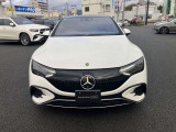 フロントグリル中央に大きく輝くスリーポインテッドスター。メルセデスベンツならではのステータスを強く感じる事ができます。