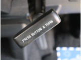 当店ではスポーツグレードや人気車種・上級グレードを主に仕入れ強化しております!中古車でお買い得感あるお車展示中となっておりますのでお客様のご来店、お見積もり依頼お待ちしております。