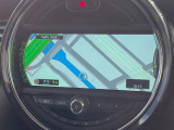 ●純正ナビ:一体感のあるナビは、高級感ある車内を演出してくれます。オーディオ機能も充実しておりますので、運転もより楽しめます♪