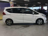 エンジンルーム、室内、クリーニング済みです。厳選したお車を屋内展示場にて展示中☆車両品質には自信がございます!ぜひ一度ご来店ください!!