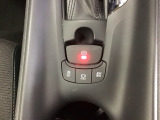 パーキングブレーキはスマートな電子制御式と合わせて渋滞時等にブレーキペダルから足を離しても停車状態を保持してくれるオートブレーキホールド機能で運転が楽になります。スタートはアクセルペダルを踏むだけ