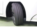 タイヤサイズ 215/45R17。