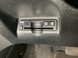 ハンドルの左下にETCがついています。高速道路の料金所の通過も楽々です。 カードの取り出しもしやすい場所についています。