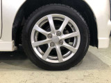 ホイールだけでも車のイメージがかなり変わりますね。