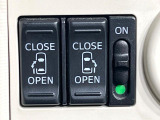 【両側パワースライドドア】スマートキーや運転席のスイッチで後席両側スライドドアの開閉が可能♪電動だから力を入れてドアを開ける必要が無く、小さなお子様でも簡単に開け閉めでき快適です♪
