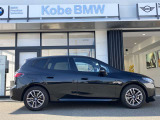 【BMWの伝統-3】BMWのお車は、“駆け抜ける歓び”を体現しております。走行の安定性とコーナリングの良さを追求し、思い通りにハンドルの操作可能です。