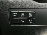 【安全装備も充実】車線逸脱警報システム。バック時の障害物を検知し知らせるパーキングセンサー付きです。