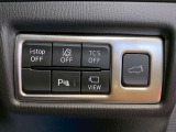 【安全装備も充実】車線逸脱警報システム。バック時の障害物を検知し知らせるパーキングセンサー付きです。