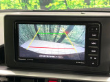 【バックカメラ】駐車時に後方がリアルタイム映像で確認できます。大型商業施設や立体駐車場での駐車時や、夜間のバック時に大活躍!運転スキルに関わらず、今や必須となった装備のひとつです!