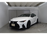 レクサス車らしい細部までこだわった高級感と見る人を一目で虜にするエモーショナルな魅力を持ち合わせております。