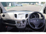 すっきりとしたダッシュボード回り!フロントビューの視界も良くて運転しやすいですよ♪