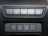 【2Wayドライビングポジションメモリー機能】お二人のシートパターンを記憶することができますので、運転時はボタン一つでシート調節できますね。