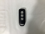 スマートキー付きですからドアロックの開閉およびエンジンスタートが楽々です。電動スライドドアの開け閉めもボタンで操作できます。