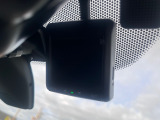 ドライブレコーダーを搭載しております。事故だけでなくあおり運転の状況も映像で記録することで万が一のリスクに備えることができます。