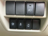 運転支援システムも多数装備されております。追突被害を軽減するエマージェンシーブレーキも付いております。