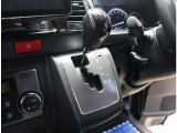 自社整備工場から板金工場、保険やローン等お車に関してはフルサポート!楽しいカーライフのお手伝いをぜひお任せください!自社板金工場・に加え、運輸支局指定工場にて、しっかり点検整備させて頂いております。