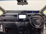 【前方視界】開放的な前方視界!運転がしやすく疲れにくいです♪窓が大きく、見通しがとっても良いおクルマですよ♪