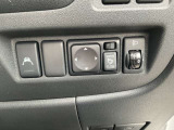 車線逸脱警報とヘッドライトレベライザーと電動格納ドアミラー