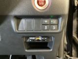 Hondaセンシング用の、VSA解除とレーンキープアシストシステムのメインスイッチなどはハンドルの右側に装備しています。その下にETC2.0がついています。高速道路の料金所の通過も楽々です。