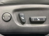 【パワーシート】スイッチ一つで簡単にシートの微調整が可能!電動だから力もいりません!自分に最適なシートポジションにセットして、快適なドライブをお楽しみください。