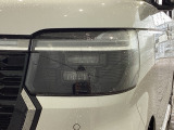 LEDヘッドライトは、点灯の瞬間から最大光量を発揮し、突然暗くなるトンネルなどでの安定感を高めます。
