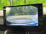 【バックカメラ】駐車時に後方がリアルタイム映像で確認できます。大型商業施設や立体駐車場での駐車時や、夜間のバック時に大活躍!運転スキルに関わらず、今や必須となった装備のひとつです!