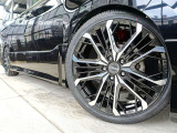 新品19インチアルミホイール!!タイヤも新品に交換済!ランニングコスト良く乗っていただけます!