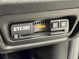 【ETC2.0(DSRC)】ETCカードを挿入すれば料金所はノンストップで通過できます。ETC限定の割引や、高速道路の情報提供サービスを利用できます。