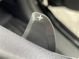 【パドルシフト(AT車)】MT車と同じように好きなギアで走ることができます!ステアリングから手を離さずに指先だけでシフト操作ができ、よりスポーティな走りをお楽しみいただけます。