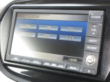 ナビゲーションはホンダ純正HDDナビを装着しております。AM、FM、CD、DVD再生、フルセグTV、音楽録音再生がご使用いただけます。初めて訪れた場所でも安心ですね!