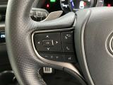 運転中、オーディオの操作をしてて、ハッとしたことはありませんか?ステアリングスイッチは、運転中でもハンドルでオーディオの操作が可能です。安全なドライブをサポートします。