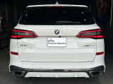 サービスにはドイツ本国と同様に教育と訓練を受け、BMWを知り尽くした「マイスターメカニック」が数多く在籍しております。納車前点検整備で、お客様に安心と安全をお届けいたします。
