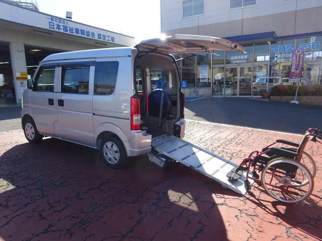 エブリイワゴン ウィズ 車いす移動車 後部電動固定式補助シート付