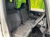 運転席まわりには十分なスペースがあり、大柄な方でもゆったり運転していただける環境です。