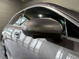 メルセデスの認定中古車「サーティファイドカー」には、最大100項目にも及ぶ点検・整備項目が設定されています>