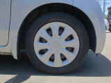 タイヤサイズは【155/65R14】です。画像一覧の最後に、他3本のタイヤの写真も掲載しております。