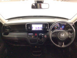 【前方視界】開放的な前方視界!運転がしやすく疲れにくいです♪窓が大きく、見通しがとっても良いおクルマですよ♪