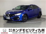 シビック ハッチバックです。ホンダセンシングを搭載したこの車両は、シートヒーター、アルミホイール、パドルシフトなど、装備も充実です。