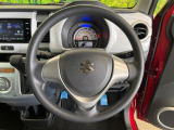 【レーダーブレーキサポート】前方車両との衝突の回避・軽減を緊急ブレーキで支援。また、前方に障害物がある状況でアクセルペダルを踏み込んだ場合に、急発進の防止を支援する機能も備えています。
