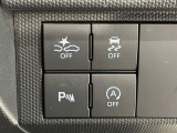 【スマートアシスト】走行中に前方の車両等を認識し、衝突しそうな時は警報とブレーキで衝突回避と被害軽減をアシスト。より安全にドライブをお楽しみいただけます。