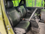 運転席シート廻りは使用感も少なく、良好な状態となっています。前オーナー様が丁寧に使っていたことがよくわかりますね。