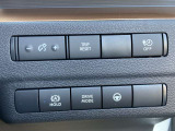 充電ポートリットオープナースイッチ、車両接近通報装置一時停止スイッチ、ステアリングヒータースイッチ、VDC(横滑り防止装置です。