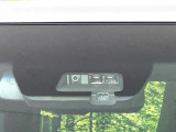 【三菱e-Assist】走行中に前方の車両等を認識し、衝突しそうな時は警報とブレーキで衝突回避と被害軽減をアシスト。より安全にドライブをお楽しみいただけます。
