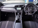 ◆視界広々で非常に運転しやすくロングドライブでも疲れを感じさせないすっきりとまとまったインパネ周りです。